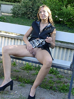 downcast mature legs and pussy nude photos