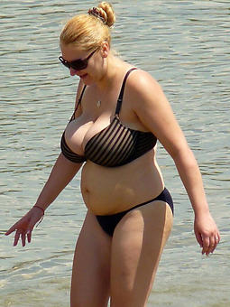 hot moms in bikinis amature dealings pics