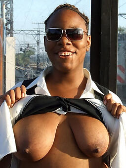 bare black lady seduction
