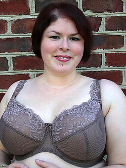 natural brunette lady pics