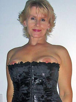 perfect mature moms nipples nude