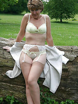 free hatless moms outdoors porn tumblr
