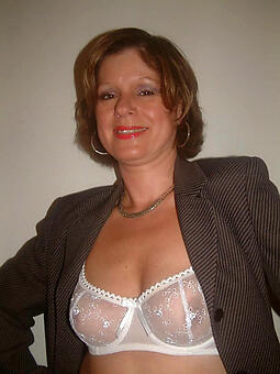 moms near skivvies pics