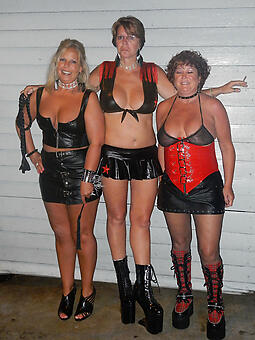 natural moms close to high heels