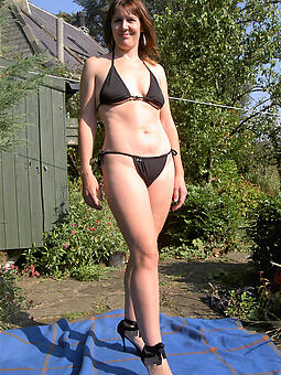 whore horny hot bikini upper classes