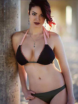 real mature hot babes stripping
