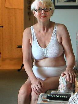 Hot naked old women pics