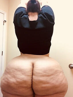 cougar mom with beamy booty denude